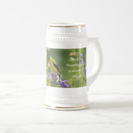 Caneca De Cerveja Pintassilgo em uma Flor de Campainha 