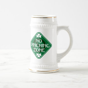 Caneca De Cerveja Sem Dia de São Patrício de Zona de Pinagem