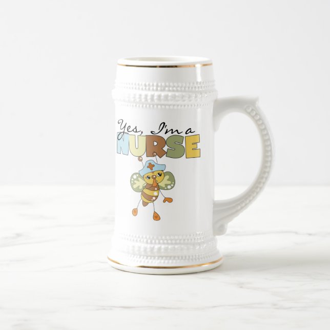 Caneca De Cerveja Sim, sou uma Enfermeira T-shirts e presentes (Direita)