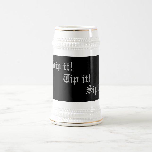 Caneca De Cerveja slogan original do bebendo divertido (Centro)