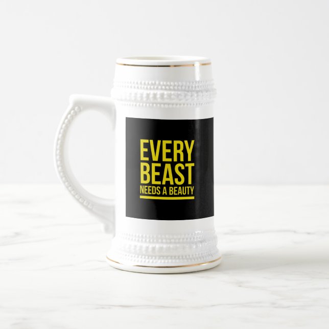 Caneca De Cerveja Toda besta precisa de um amarelo belo (Esquerda)
