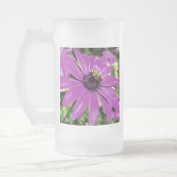 Abelhas De Mel Numa Arte Daisy Africana Roxa
