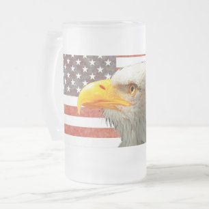 Caneca De Cerveja Vidro Jateado Águia americana americana em uma bandeira