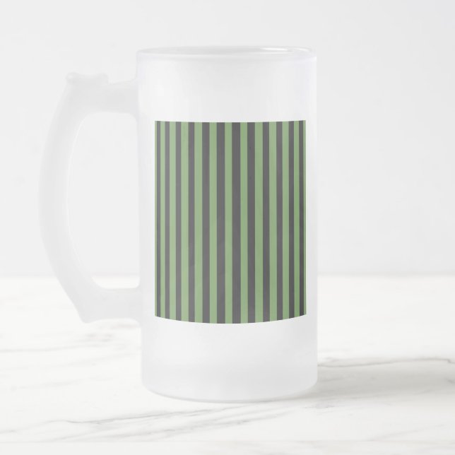 Caneca De Cerveja Vidro Jateado Cerca de Jardim (Esquerda)
