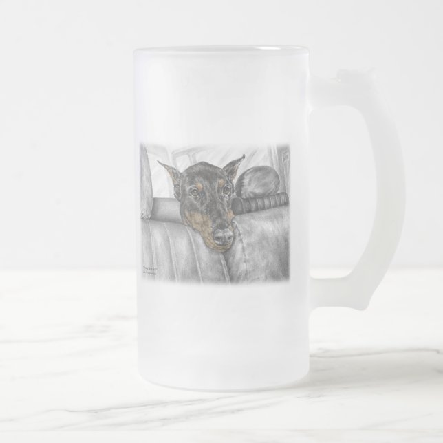 Caneca De Cerveja Vidro Jateado Doberman a viajar de carro (Direita)