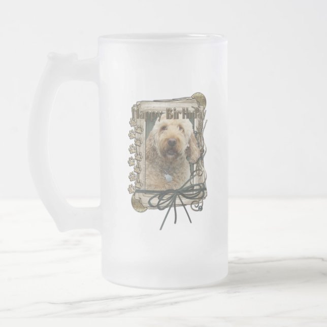 Caneca De Cerveja Vidro Jateado Feliz aniversario - patas de pedra - GoldenDoodle (Esquerda)
