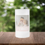 Caneca De Cerveja Vidro Jateado Foto da família de amor rosa do Pastel moderno<br><div class="desc">Presente de Foto da Família Red Love Modern</div>
