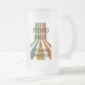 Caneca De Cerveja Vidro Jateado O campeão retro das mulheres da milha 5 da lagoa
