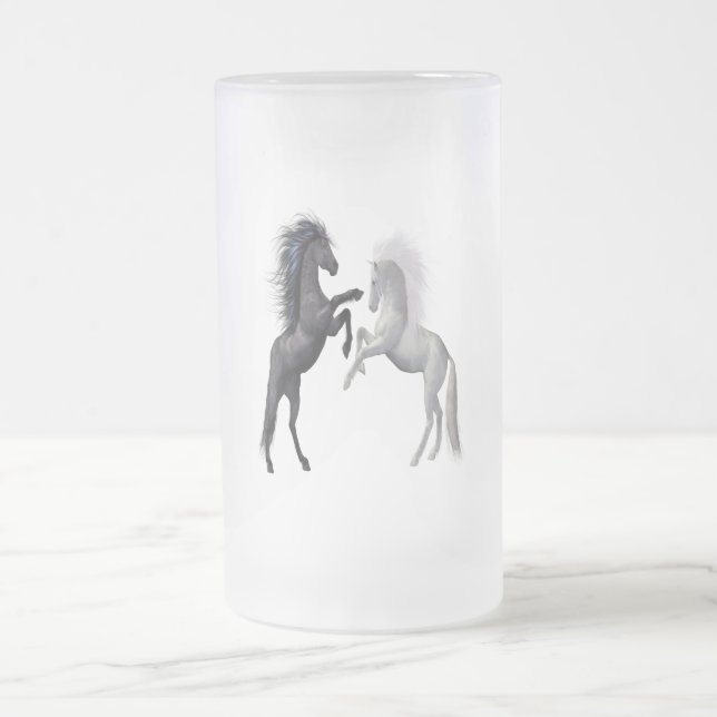 Caneca De Cerveja Vidro Jateado Preto e branco Cavalo que luta (Centro)