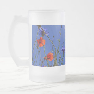 Caneca De Cerveja Vidro Jateado rosas vermelhas e roxas abraçando o céu azul e o s