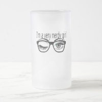 Sou uma garota muito nerd com sombra de olhos verd
