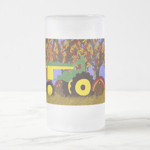 Caneca De Cerveja Vidro Jateado Trator pelas árvores do outono e pelos perus 1