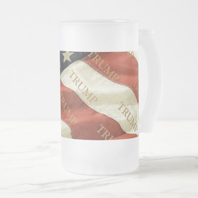CANECA DE CERVEJA VIDRO JATEADO TRUMP (Frente Esquerda)