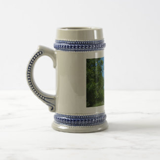 Caneca De Cerveja Zion Através das Árvores