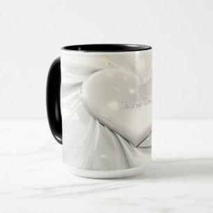 Caneca de Coração de Creme Branco Elegante