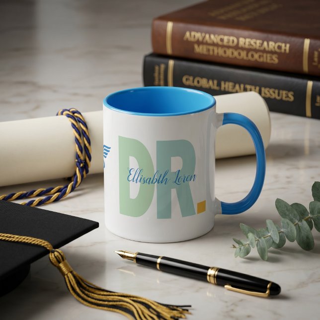 Caneca de Formatura de Doutorado Personalizada par (Personalized Doctor PhD Graduation Mug - Custom Two-Tone Dusty Green Coffee Cup with DR. & Family Na)