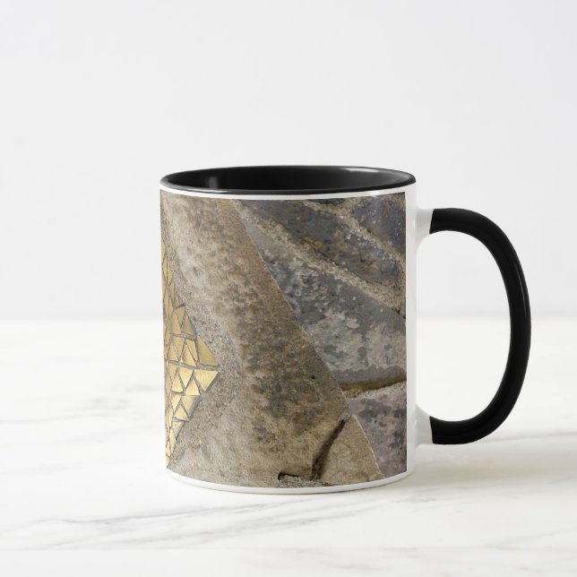 Caneca de Gaudi (Direita)