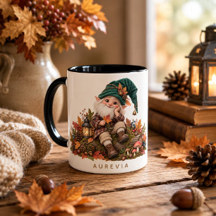 Caneca de gnomo da floresta de outono com folhas e