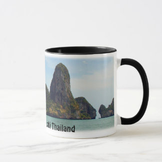 Caneca de Krabi Tailândia da praia de Railay