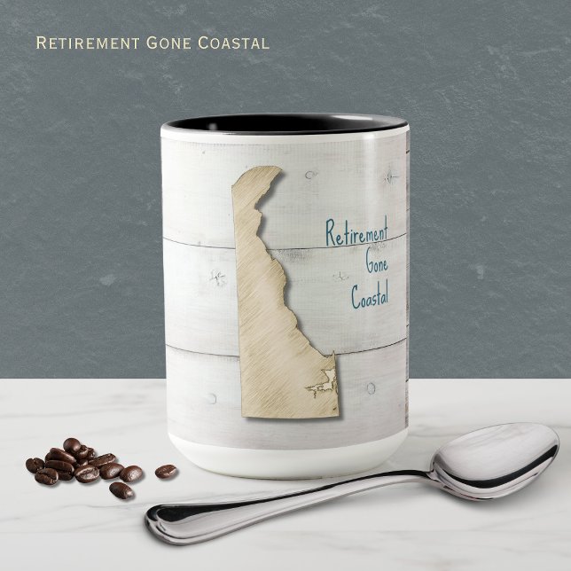 Caneca de Madeira Rústica com Contorno de Delaware (Customize this Coastal yet rustic style mug representing Delaware. Retirement Gone Coastal!)