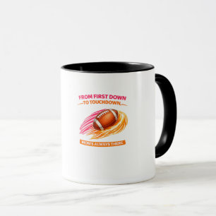Caneca de Mãe de Futebol – Do Primeiro Down ao Tou
