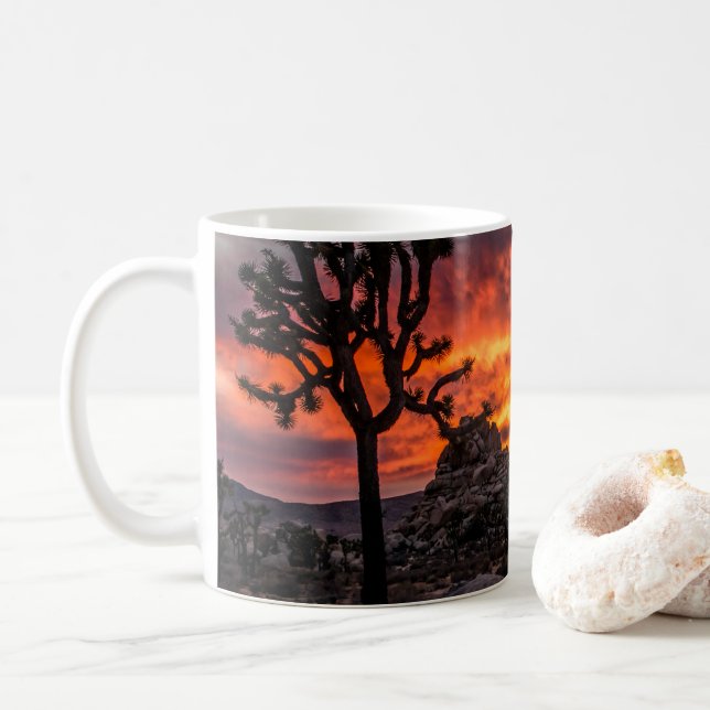 Caneca de pôr do sol Joshua Tree (Com Donut)