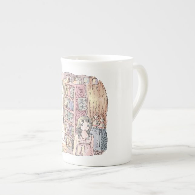 CANECA DE PORCELANA さなくむじ   薄暗いお部屋で本棚のそばに浮いているぼんやり光る物体と女性のイラスト (Frente Esquerda)