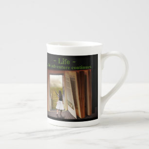 Caneca De Porcelana A vida, a aventura continua
