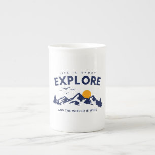 Caneca De Porcelana A Vida é Curta e o Mundo é Vasto Citar