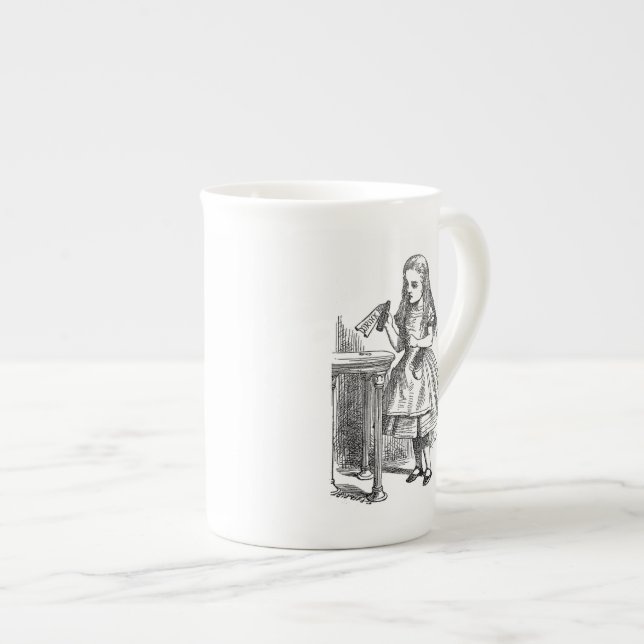Caneca De Porcelana Alice no país das maravilhas bebe-me esboço do (Frente Esquerda)