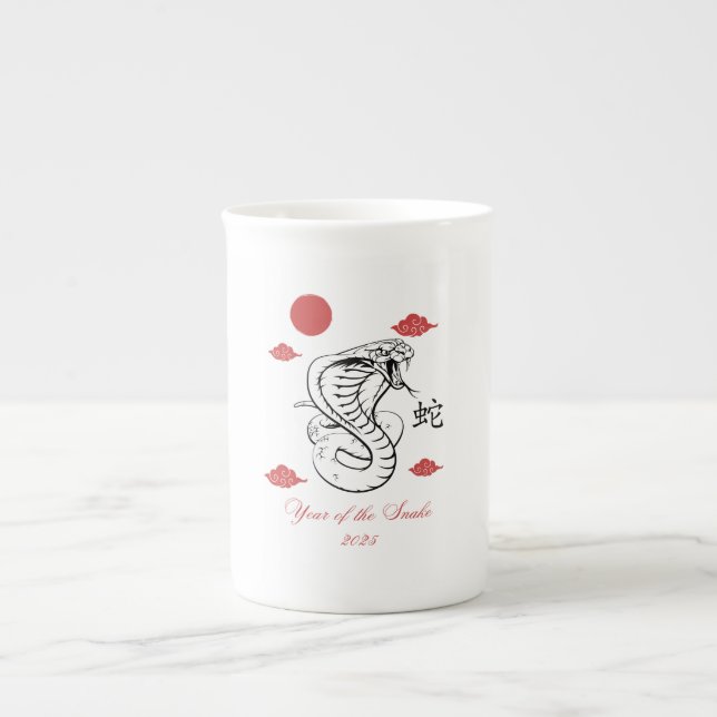 Caneca De Porcelana Ano do Cobra 2025 com a palavra chinesa cobra. (Frente)