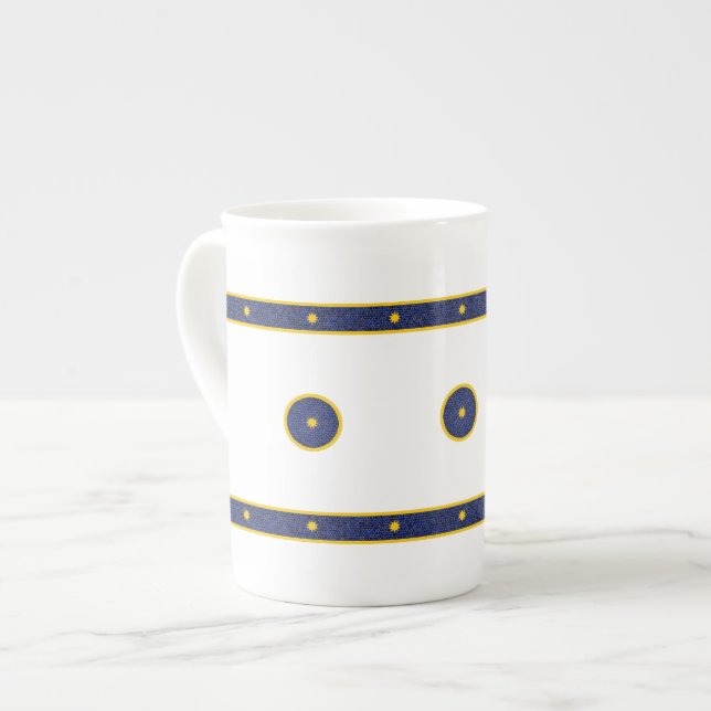 Caneca De Porcelana Azul escuro com estrelas Douradas (Frente Esquerda)