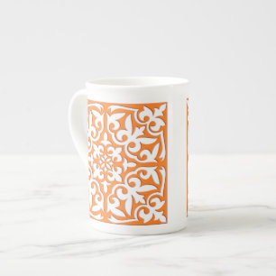 Caneca De Porcelana Azulejo marroquino - alaranjado e branco corais