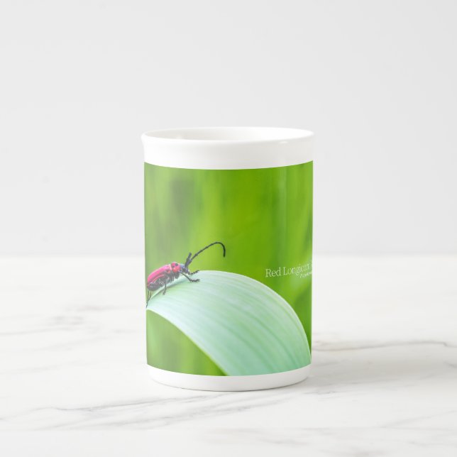 Caneca De Porcelana Besouro Longicórnio Vermelho e fundo verde (Frente)