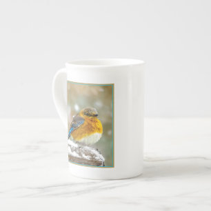 Caneca De Porcelana Bluebird oriental na neve - Foto original