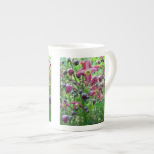Caneca De Porcelana Bonito Epimedium (Asas Láteas) Foto de Primavera