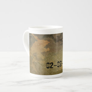 Caneca De Porcelana Camuflagem Verde Oliva Simétrica Grunged Bege