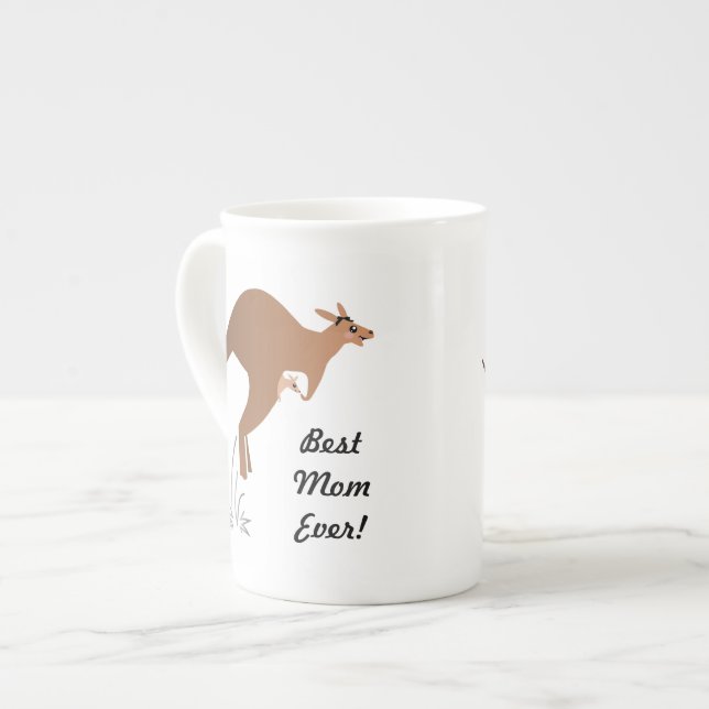 Caneca De Porcelana Canguru bonito com o bebê no malote (Frente Esquerda)
