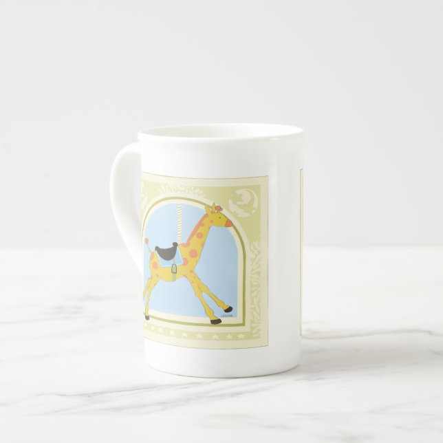 Caneca De Porcelana Carousel Giraffe por June Erica Vess (Frente Esquerda)
