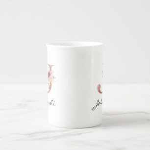 Caneca de porcelana com monograma rosa florido Let