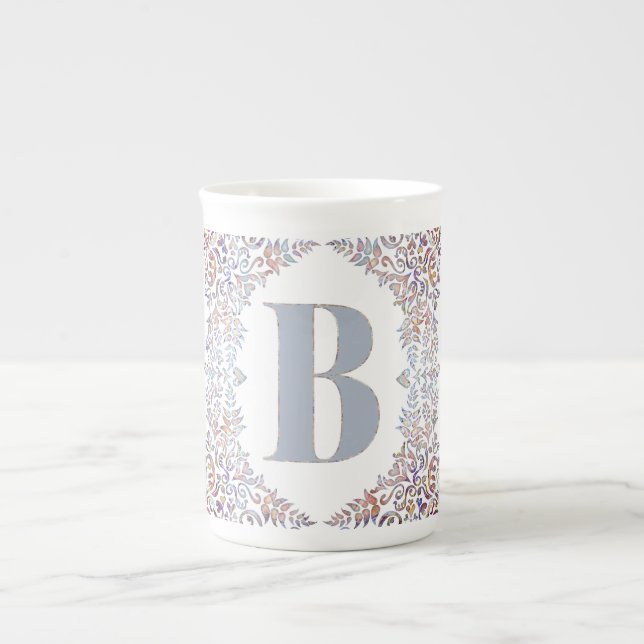 Caneca De Porcelana Corações Modernos e Florais - Letra B (Frente)