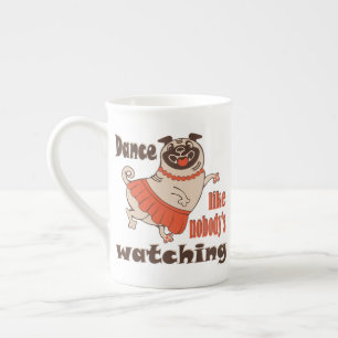 Caneca De Porcelana Dance como ninguém está assistindo Pug Dog feminin