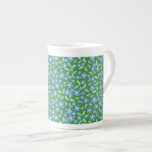 Caneca De Porcelana Ditsy Bright Blue Periwinkings on Green Floral