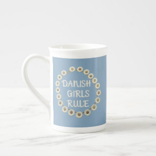 Caneca De Porcelana DK Girls Rule Mug