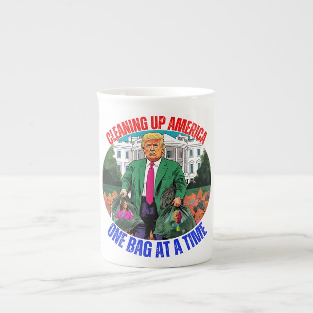 CANECA DE PORCELANA DONALD TRUMP LIMPAR A AMÉRICA UM SACO POR VEZ (Frente)