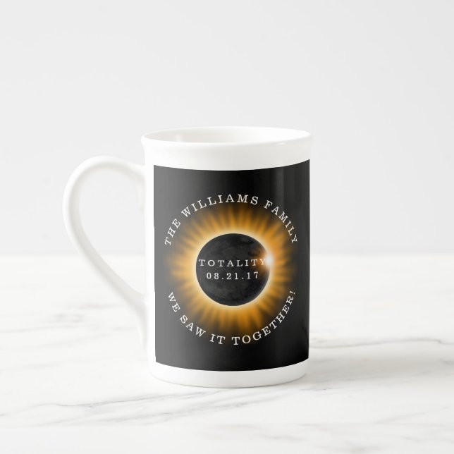 Caneca De Porcelana Eclipse Solar de Totalidade da Família Personaliza (Esquerda)