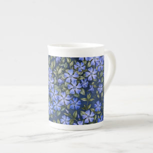 Caneca De Porcelana Encantadoras Flores de Vinca Dispersas Azul Profun