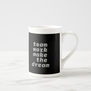 Caneca De Porcelana Equipe Trabalha Para Fazer A Coleção De Sonhos
