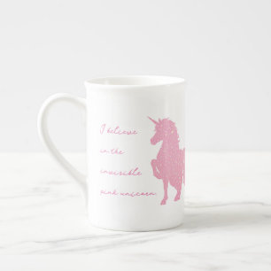 Caneca De Porcelana Eu acredito no unicórnio rosa invisível.