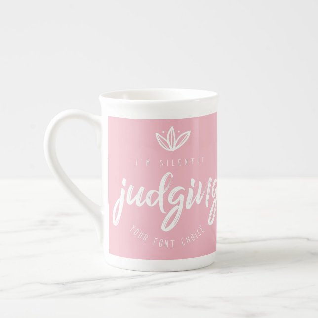 Caneca De Porcelana feminino eu estou julgando silenciosamente sua pia (Esquerda)